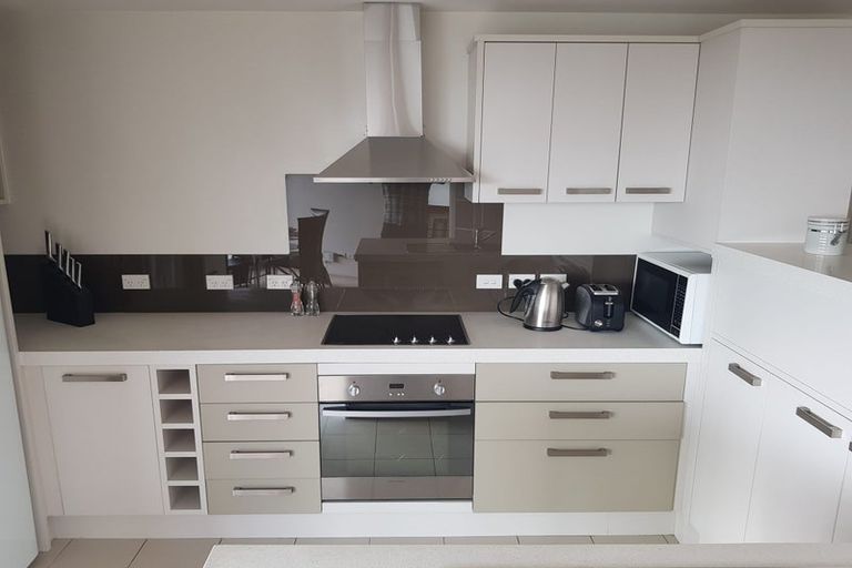 Photo of property in Bella Vista, 1b/84 Gunner Drive, Te Atatu Peninsula, Auckland, 0610