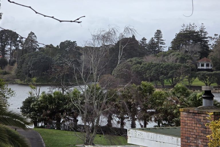 Photo of property in 84 Parkes Avenue, Saint Johns Hill, Whanganui, 4501