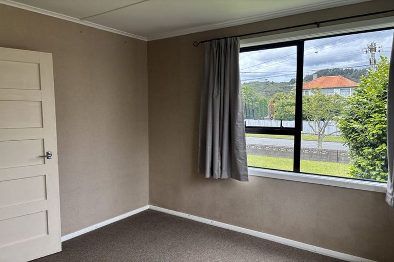 Photo of property in 49 Molesworth Street, Taita, Lower Hutt, 5011