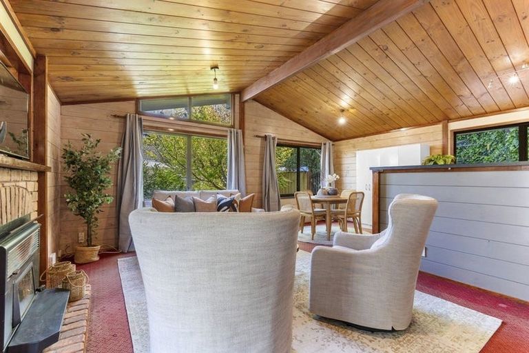 Photo of property in 23 Ambury Place, Merrilands, New Plymouth, 4312