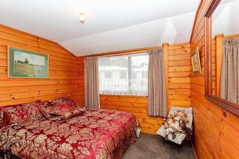 Photo of property in 1/99 Mangorei Road, Merrilands, New Plymouth, 4312