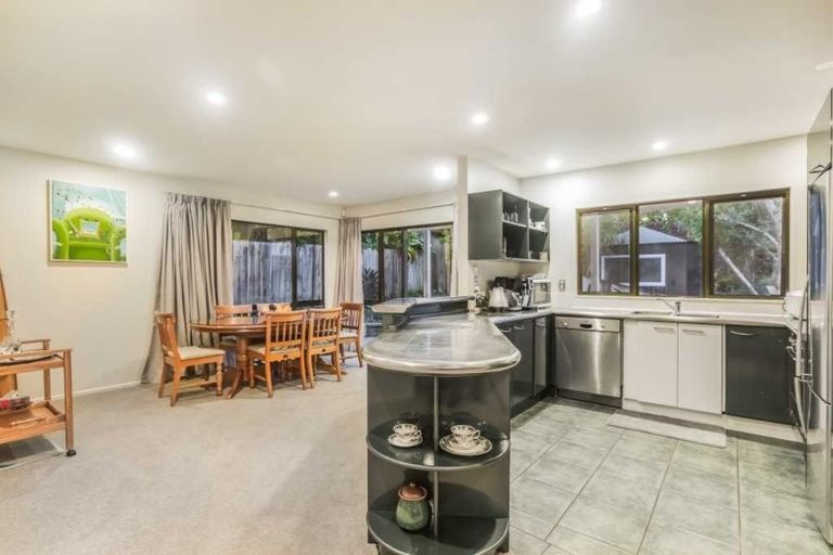 Photo of property in 2/27 Commodore Parry Road, Castor Bay, Auckland, 0620
