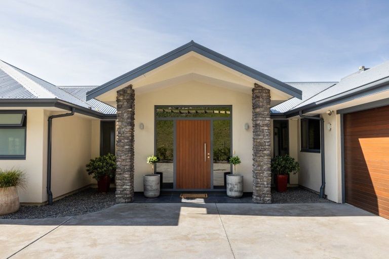 Photo of property in 64 Waipuka Road, Waimarama, Havelock North, 4294
