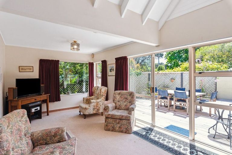 Photo of property in 43 Ngarara Road, Waikanae, 5036