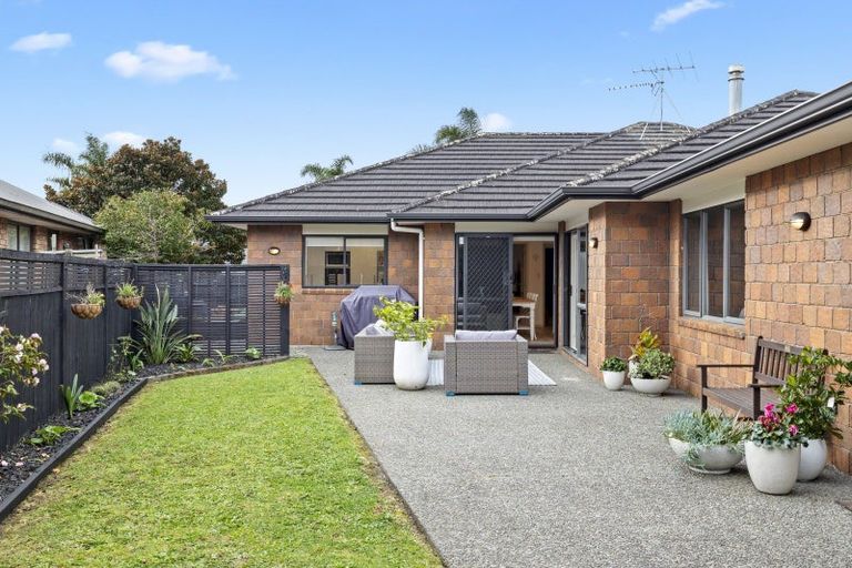 Photo of property in 15 Greig Place, Pukekohe, 2120
