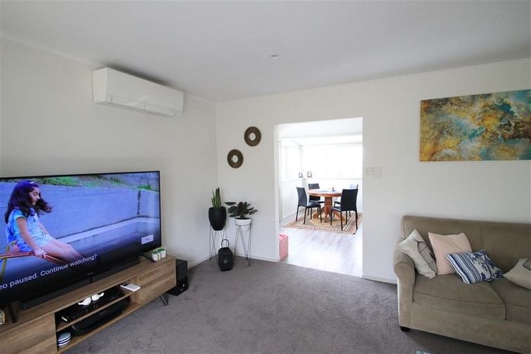 Photo of property in 8 Altona Road, Forrest Hill, Auckland, 0620