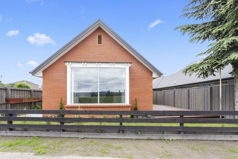 Photo of property in 7 Pippin (pvt) Lane, Rangiora, 7400