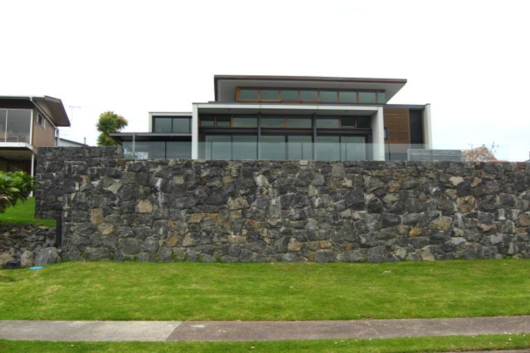 Photo of property in 51 Pacific Parade, Army Bay, Whangaparaoa, 0930