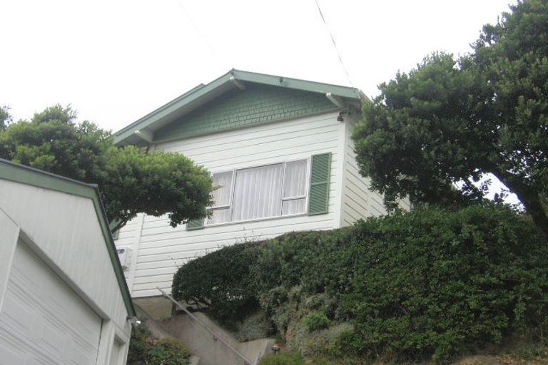 Photo of property in 3 Hungerford Road, Lyall Bay, Wellington, 6022