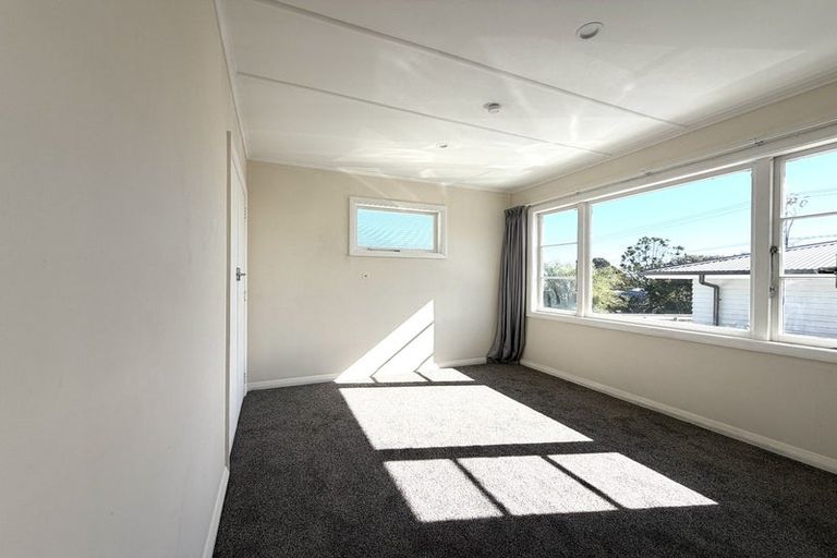 Photo of property in 11 Winara Avenue, Waikanae, 5036