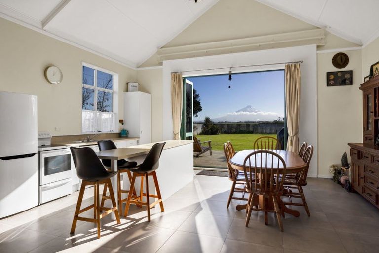 Photo of property in 14 Barclay Road, Okaiawa, Hawera, 4671