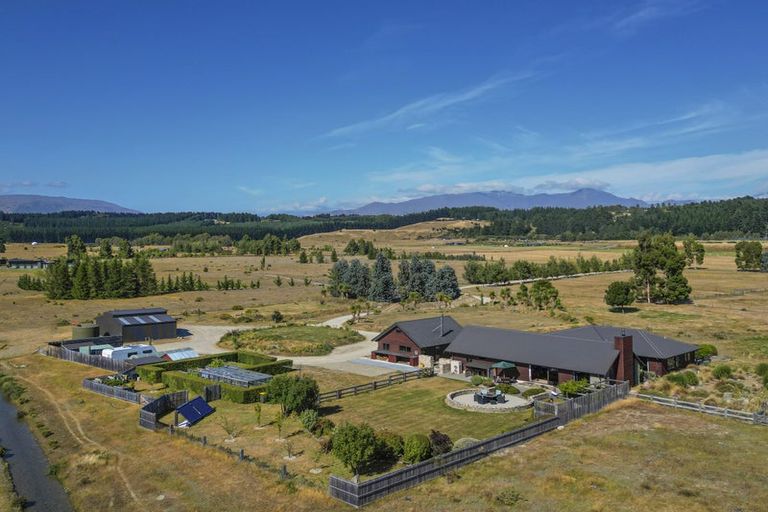 Photo of property in 22 Grayburn Lane, Albert Town, Wanaka, 9382