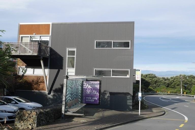 Photo of property in 18/2 Onslow Road, Khandallah, Wellington, 6035