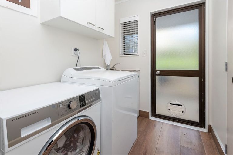 Photo of property in 17 Orinda Close, Botany Downs, Auckland, 2010