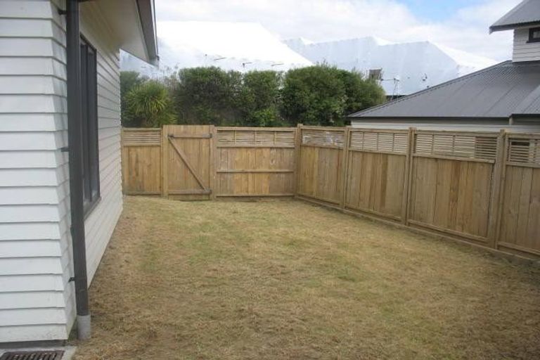 Photo of property in 7/11 The Avenue, Albany, Auckland, 0632