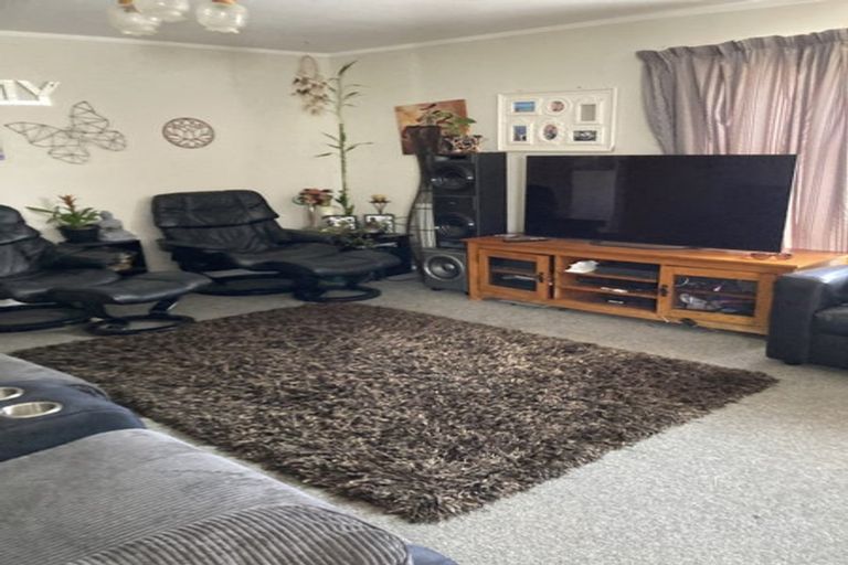 Photo of property in 72 Aorangi Road, Paraparaumu, 5032