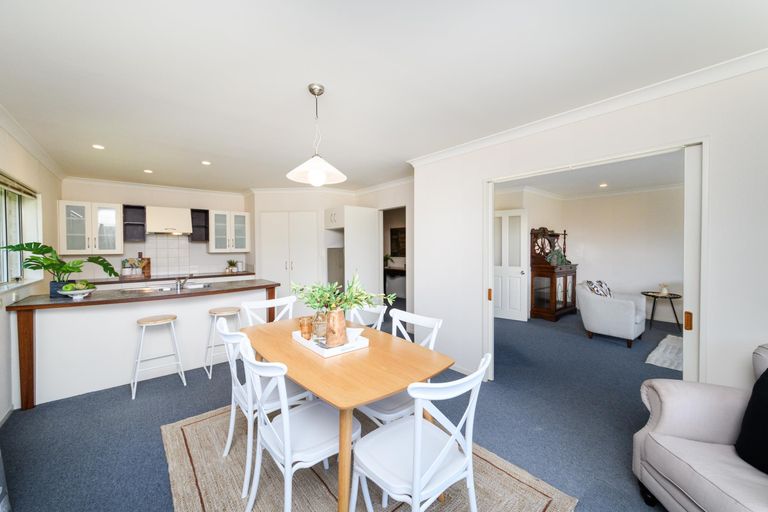 Photo of property in 17 Brookside Close, Highbury, Palmerston North, 4412