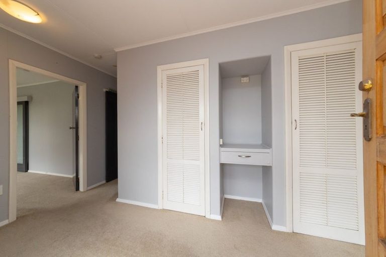 Photo of property in 88 Wikiriwhi Crescent, Awapuni, Palmerston North, 4412