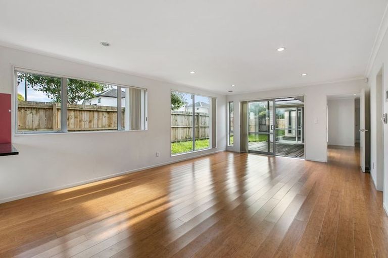 Photo of property in 35 Whekau Drive, Takanini, 2112