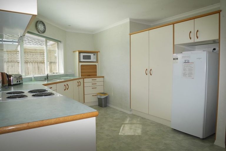 Photo of property in 9 Greenaway Road, Waikanae, 5036