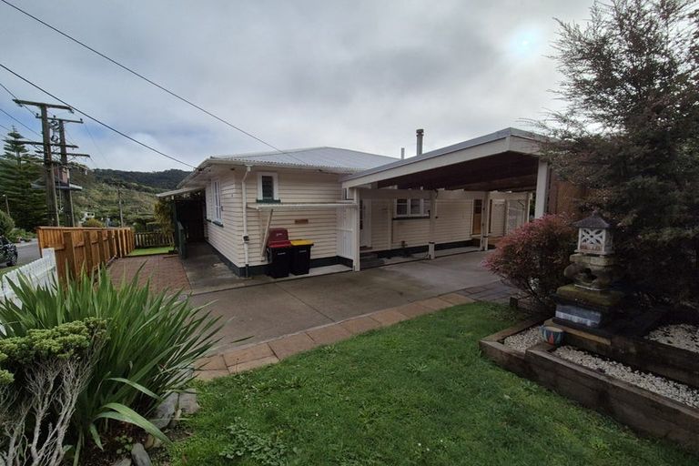 Photo of property in 14 Lincoln Street, Picton, 7220