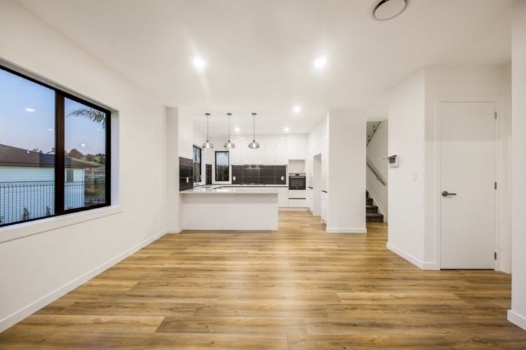 Photo of property in 4 Ahorangi Road, Silverdale, 0932