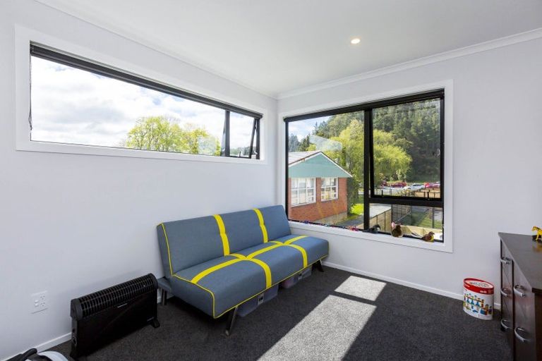 Photo of property in 27 Reakes Crescent, Wallaceville, Upper Hutt, 5018