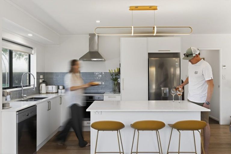 Photo of property in 15 Romana Crescent, Papamoa Beach, Papamoa, 3118