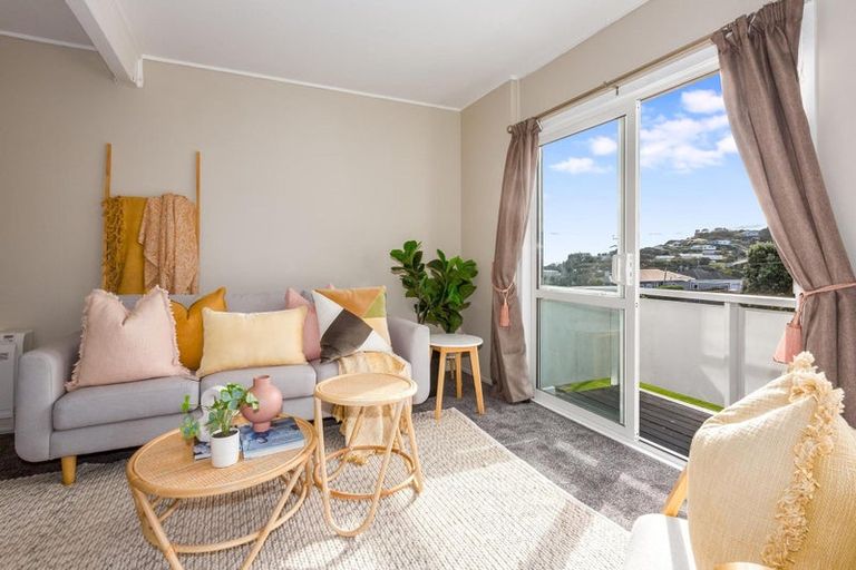 Photo of property in 5/12 Thornley Street, Titahi Bay, Porirua, 5022