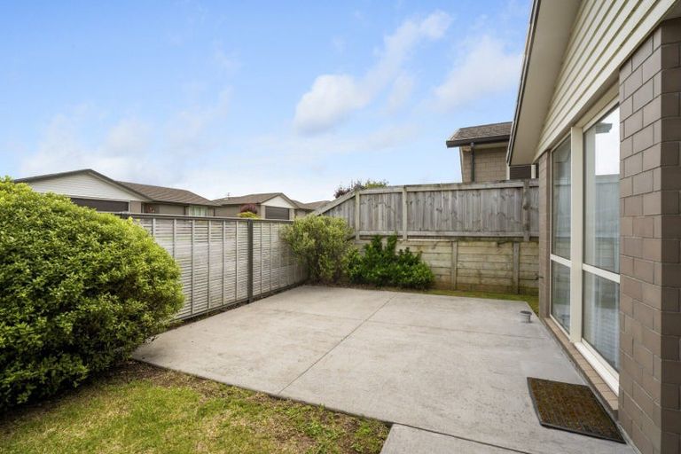 Photo of property in Waterview Estate, 84/4 Greystone Place, Omokoroa, 3114
