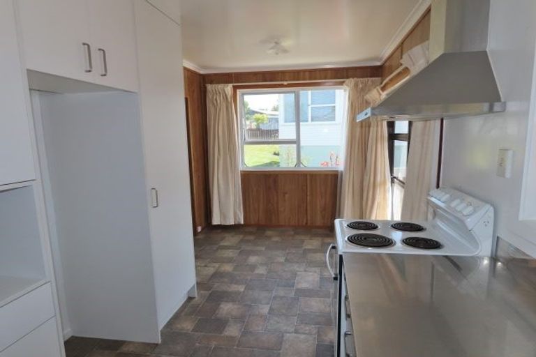 Photo of property in 3 Blue Way, Glendene, Auckland, 0602