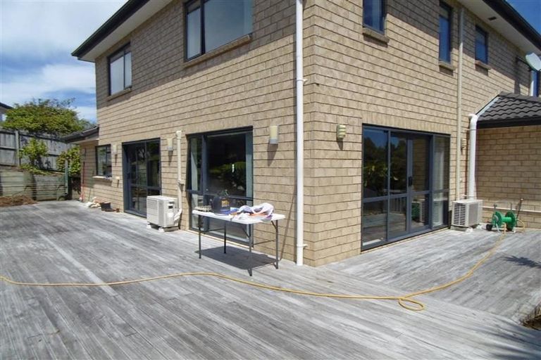 Photo of property in 11 Baker Street, Fairview Heights, Auckland, 0632