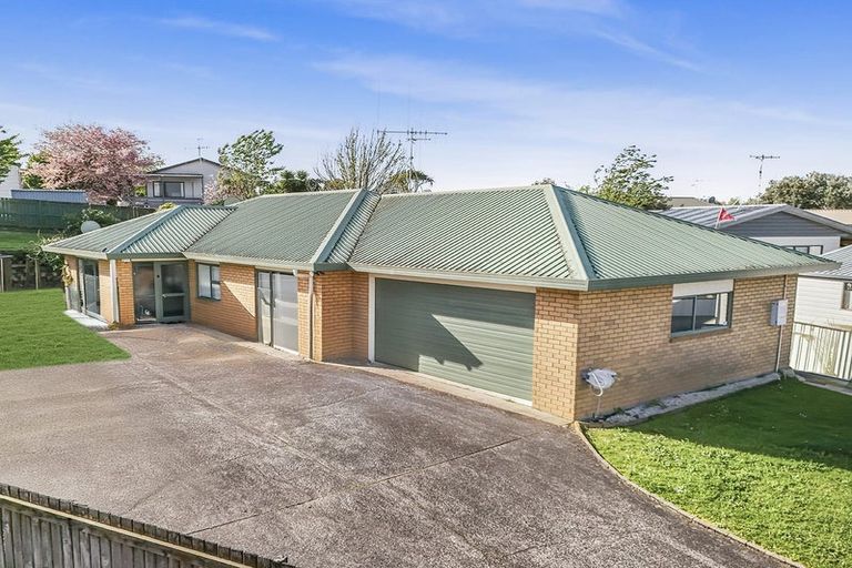 Photo of property in 8 Caulfield Place, Nawton, Hamilton, 3200