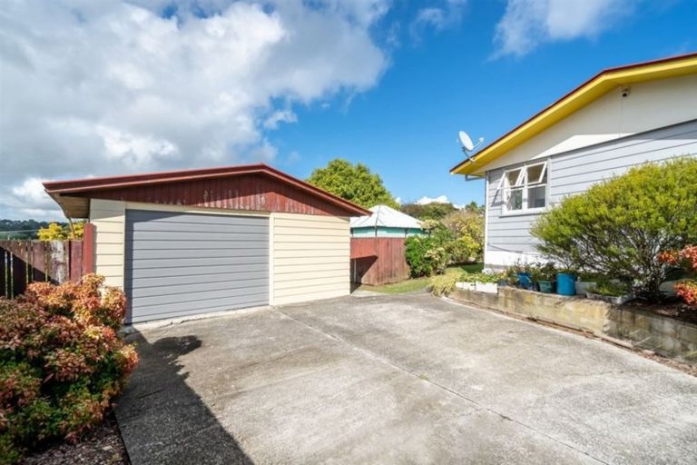 Photo of property in 21 Japonica Drive, Beach Haven, Auckland, 0626
