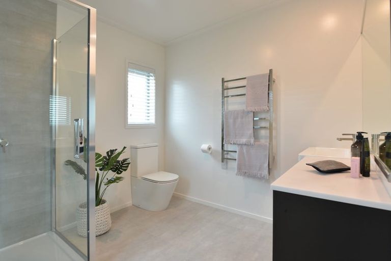 Photo of property in 14 Cayman Court, One Tree Point, 0118