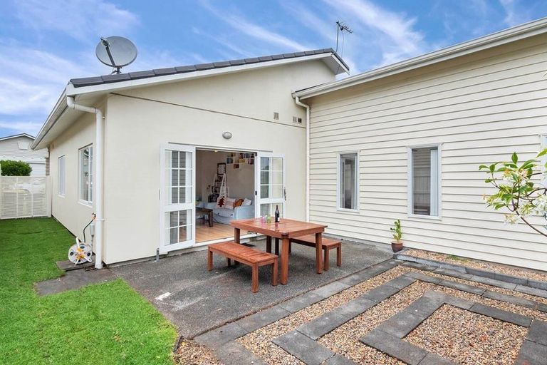 Photo of property in 10 Mulvaney Crescent, Henderson, Auckland, 0612