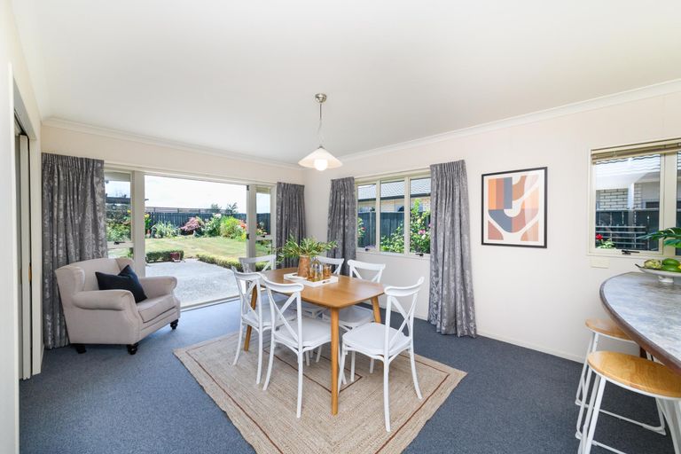 Photo of property in 17 Brookside Close, Highbury, Palmerston North, 4412