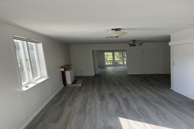 Photo of property in 20 Chilcott Road, Henderson, Auckland, 0612