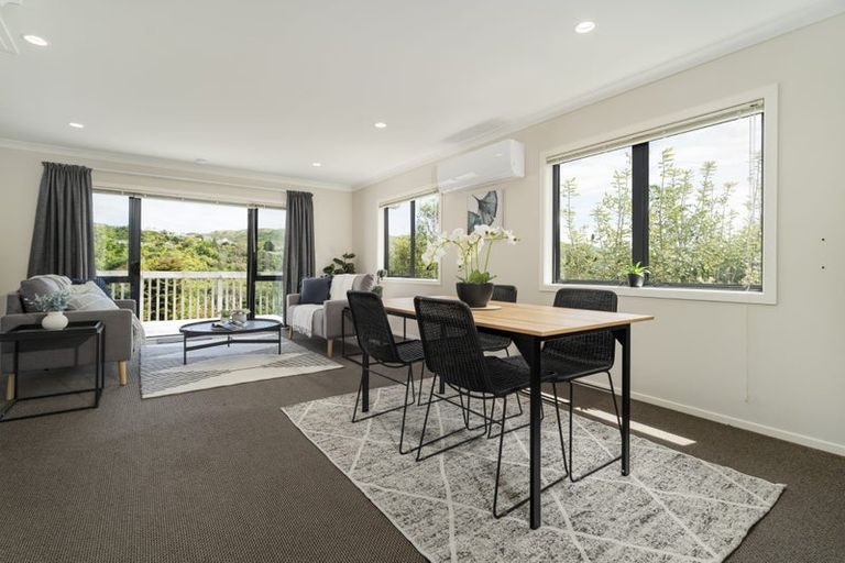 Photo of property in 28c Ronald Woolf Place, Churton Park, Wellington, 6037