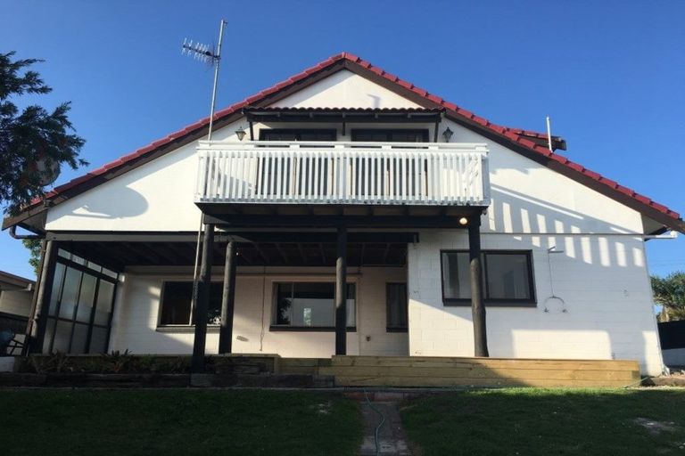 Photo of property in 34 Karewa Parade, Papamoa Beach, Papamoa, 3118