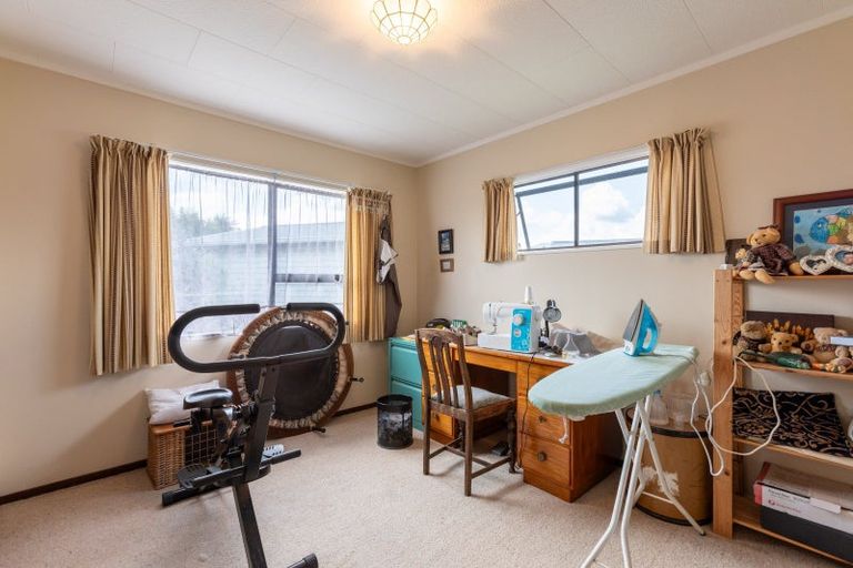 Photo of property in 20 Ross Street, Woodville, 4920