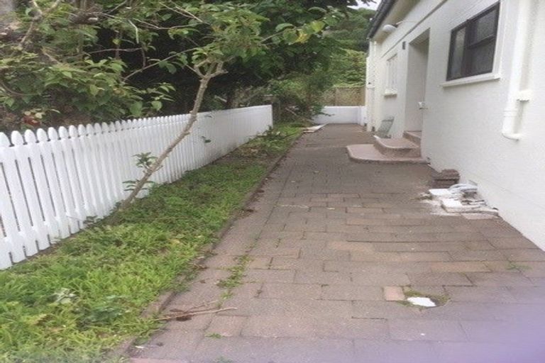 Photo of property in 70 Derwent Street, Island Bay, Wellington, 6023