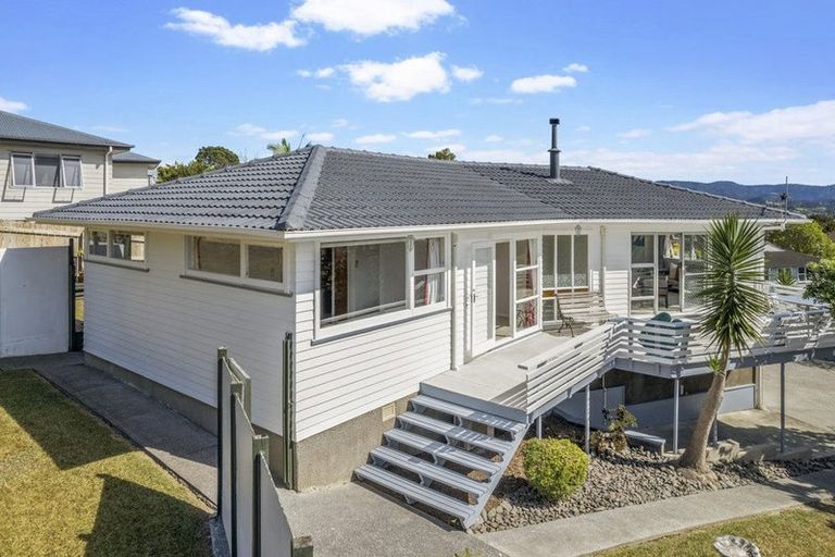 Photo of property in 43 Waitaki Street, Henderson, Auckland, 0612