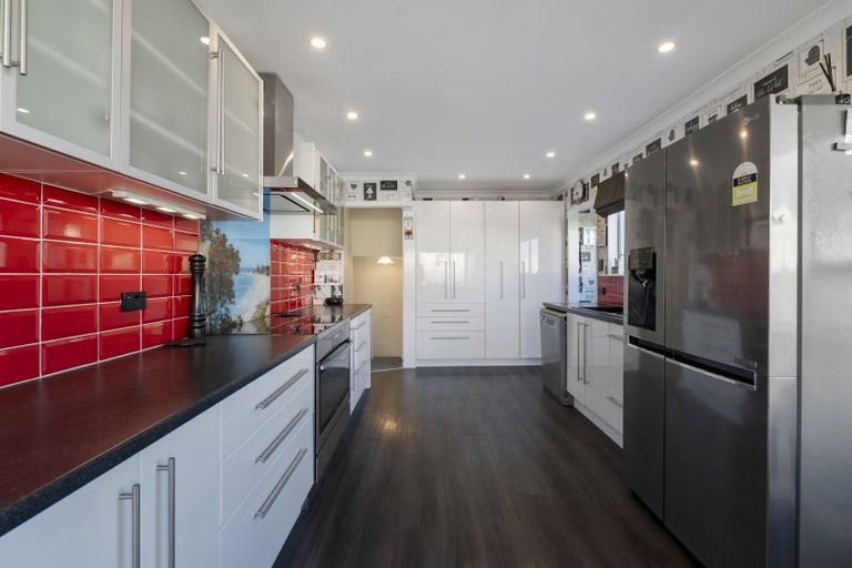 Photo of property in 2 Palliser Place, Milson, Palmerston North, 4414