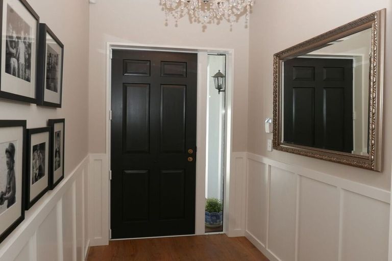 Photo of property in 114 Paparoa Street, Papanui, Christchurch, 8053