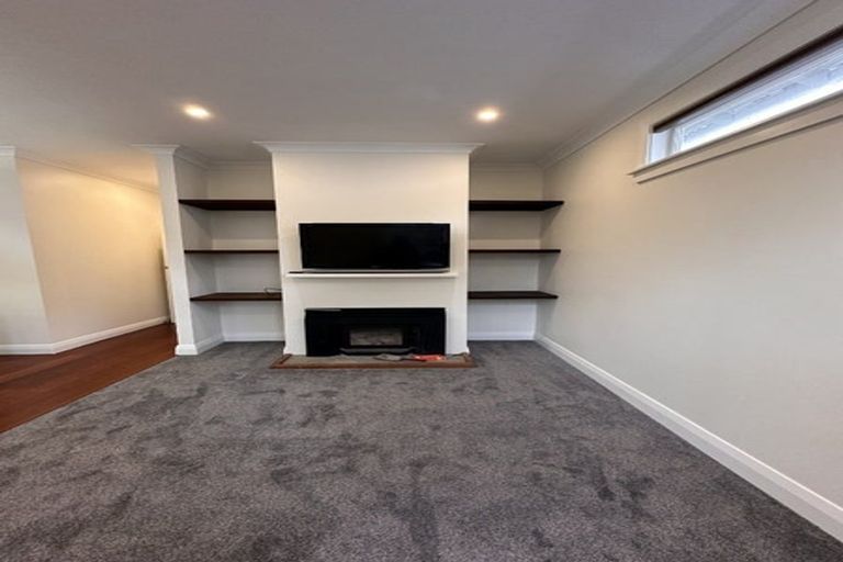 Photo of property in 127 Onepu Road, Lyall Bay, Wellington, 6022