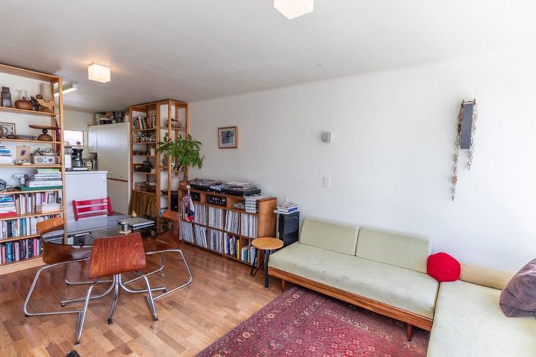 Photo of property in 12a/4 Claremont Grove, Mount Victoria, Wellington, 6011