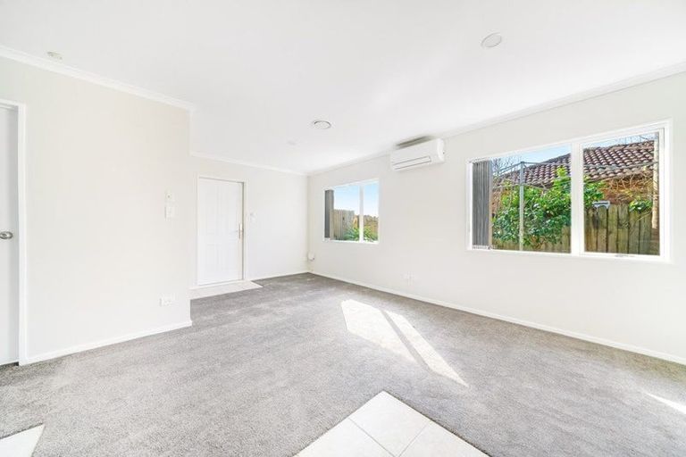 Photo of property in 2 Dunaff Place, Flat Bush, Auckland, 2019