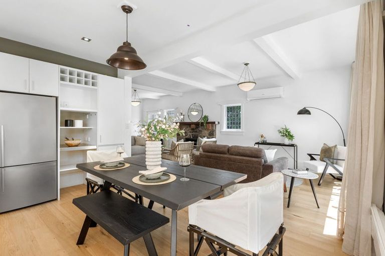 Photo of property in 166 Fendalton Road, Fendalton, Christchurch, 8052