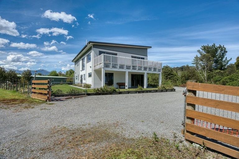 Photo of property in 91 Beach Road, Kakapotahi, Ross, 7885